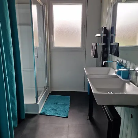 Πανσιόν Les Cerisiers 2 3 3*