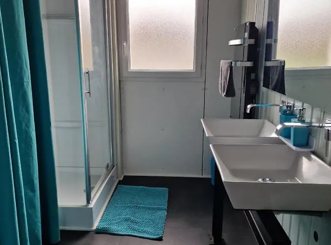 Πανσιόν Les Cerisiers 2 3 3*