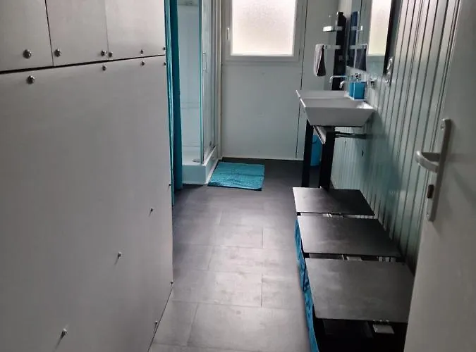 Πανσιόν Les Cerisiers 2 3